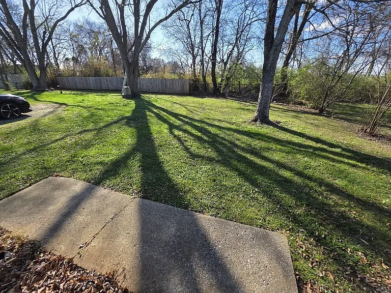 735 Trail Dr — Photo 16