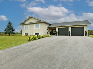 35 Vera Cres, Whitewater Region, ON K0J 1C0