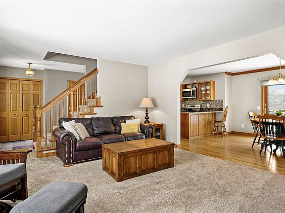 3rd image of 3334 Swinburne Dr