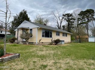 210 S Purdue Ave, Oak Ridge, TN 37830