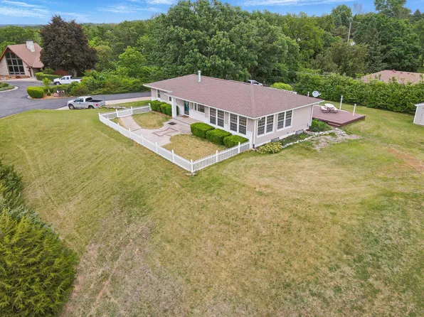 105 Caribou Cir, Council Bluffs, IA 51503