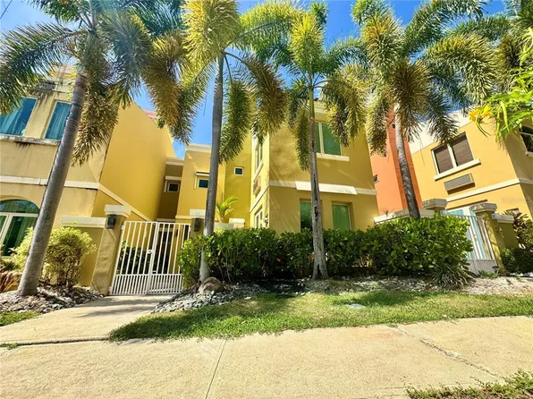 90 Candelero Dr #32, Humacao, PR 00791