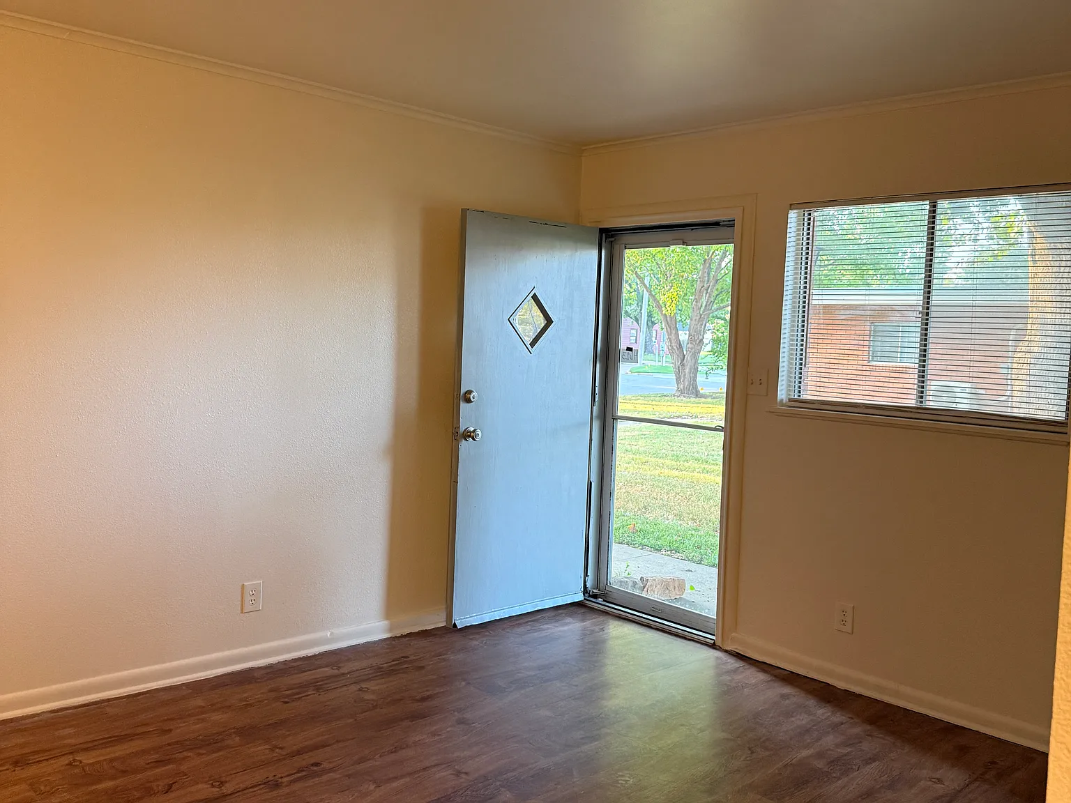 2 bed, 625 sqft, $850 — Photo 2