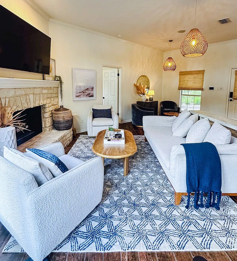 Lake Austin House * Waterfront * Lush 2 Acre Yard w/ Boat Dock * Pet Friendly * Fully Furnished, ... — Photo 4