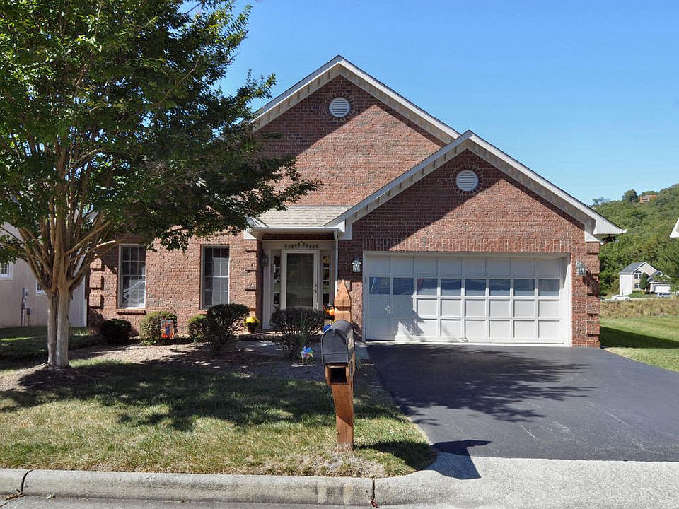 1st image of 4037 Parkway Place Dr