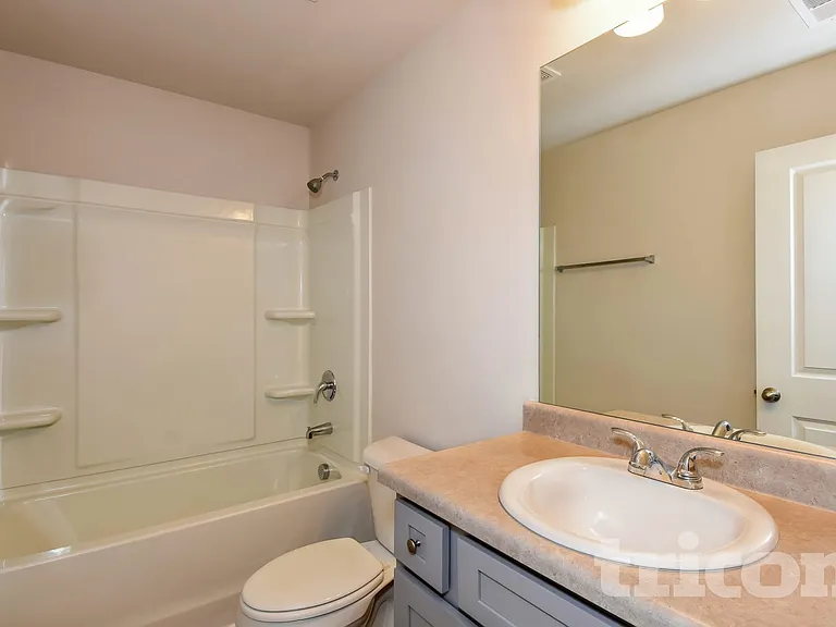 221 Ireland Ln — Photo 13