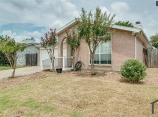 215 Stallion Dr, Keller, TX 76248