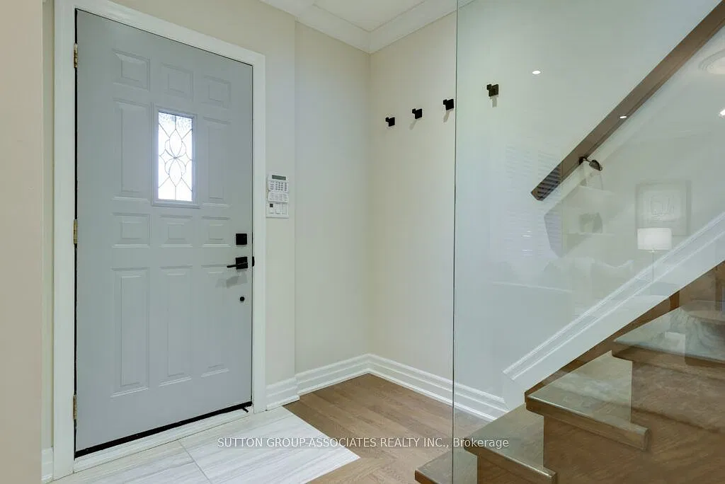 3 bed, $3,995 — Photo 3