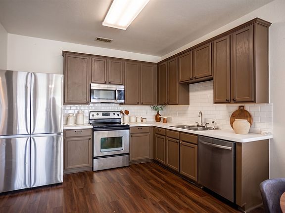 2nd image of 10713 Vista Heights Blvd