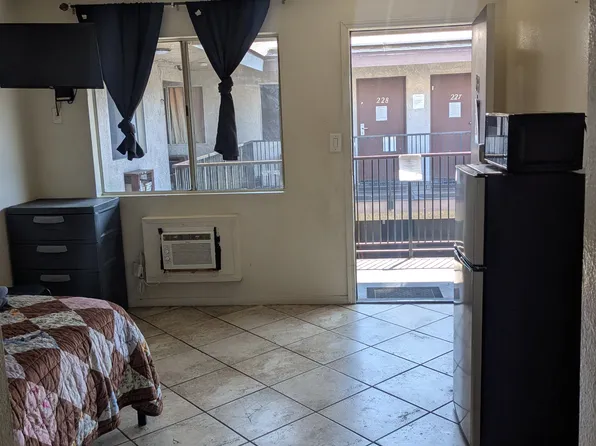 9603 Campo Rd #203, Spring Valley, CA 91977