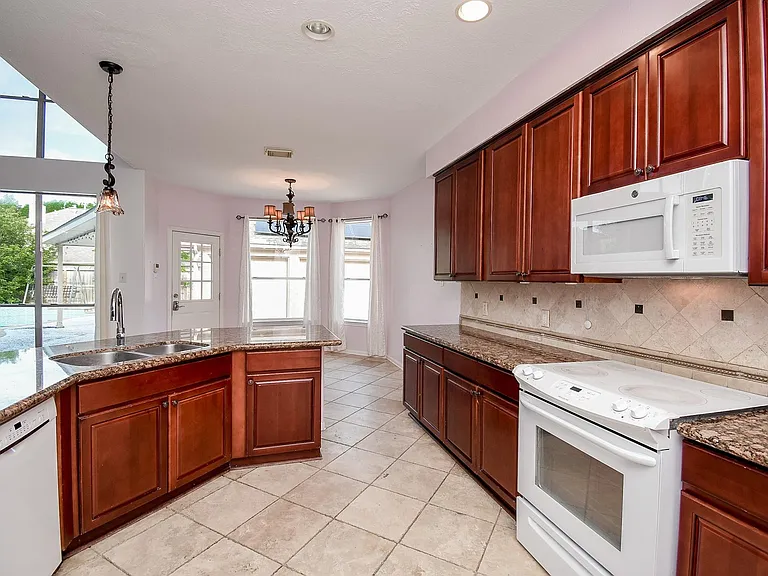 2719 Mossy Log Ct — Photo 23
