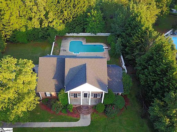 2nd image of 106 Deerpath Ct