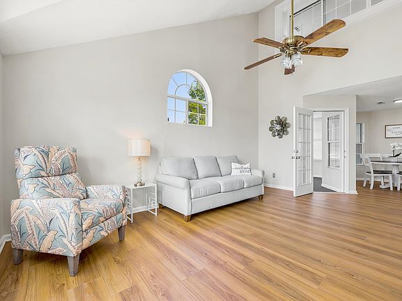 4th image of 539 Drake Ln.