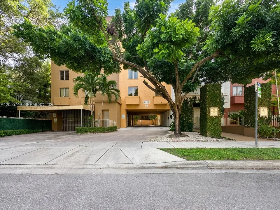 2630 SW 28th St #44