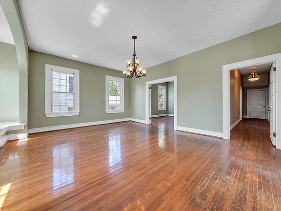 3rd image of 617 E Church St