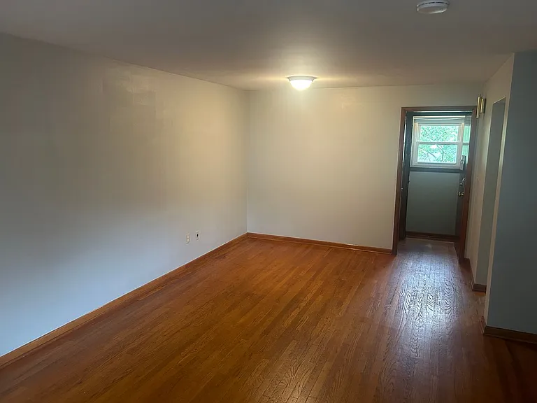 626 N Union St #5 — Photo 4