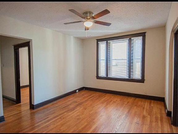 5th image of 3230 Michigan Ave #A