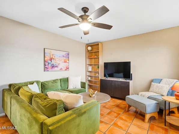 4152 N Western Winds Dr, Tucson, AZ 85705