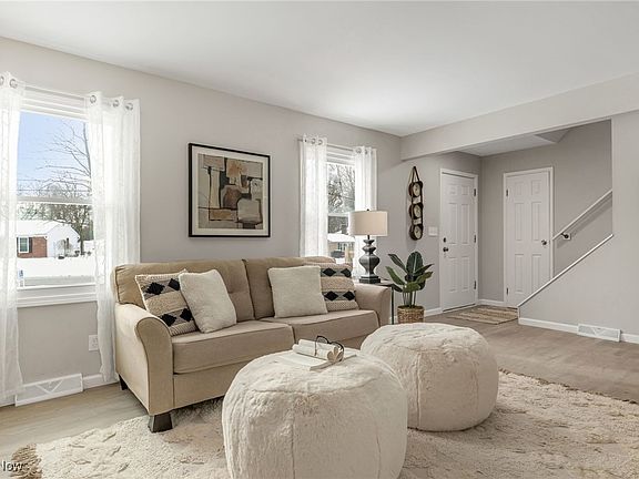 2nd image of 8093 Glen Oaks Dr NE