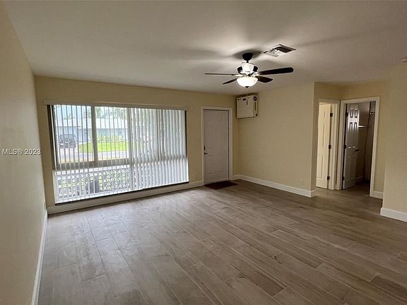 2nd image of 2559 NE 10th Ct #2559