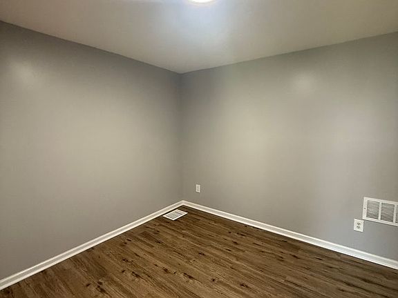 4th image of 69 Carson Ave