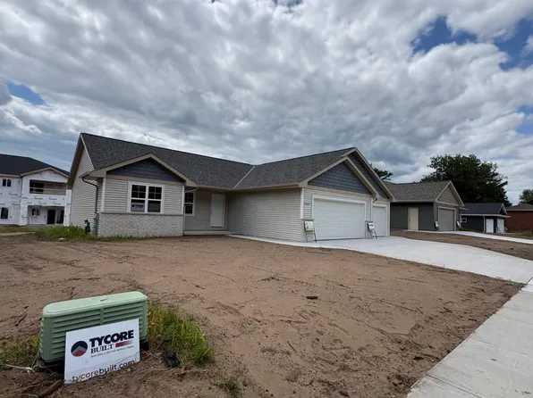 1007 Constellation Way, Marinette, WI 54143