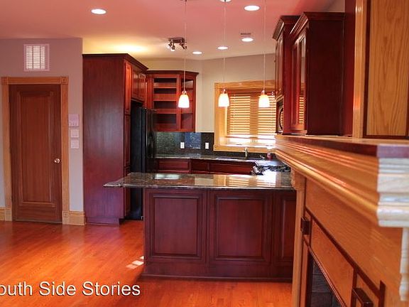 4th image of 4954 S King Dr Unit 4