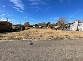 2318 Holston Dr, Morristown, TN 37814