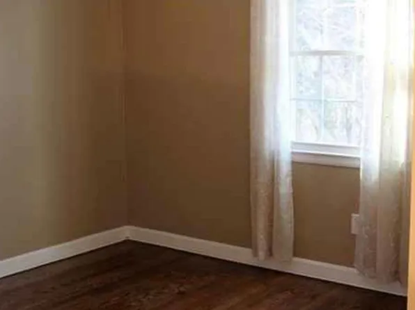 24 Butternut Dr, Glastonbury, CT 06033