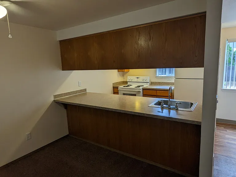 Ford Street Court — Photo 12