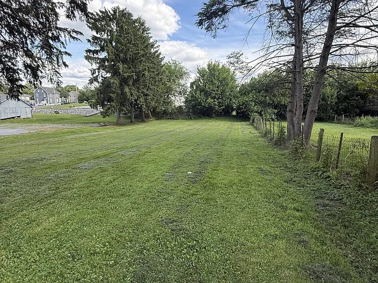 3 W Kendig Rd #B — Photo 4