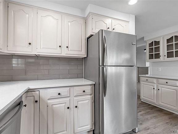 3rd image of 33 Wansfell Rd