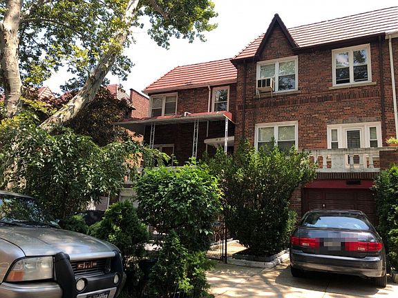 3rd image of 3813 52nd St
