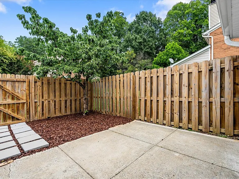 2653 Cottage Pl — Photo 13