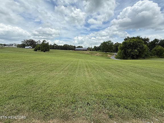 3rd image of Richland Rd