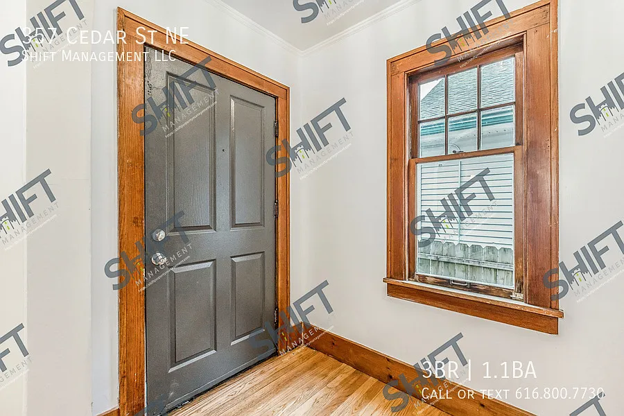 357 Cedar St NE