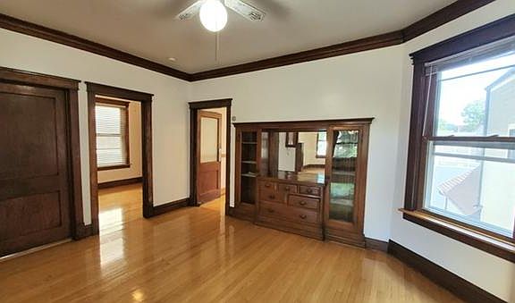 3rd image of 3919 N Oakley Ave #2
