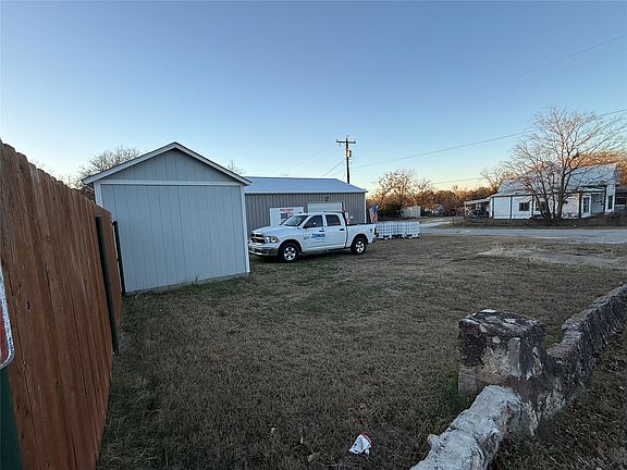5th image of 407 S Reagan St
