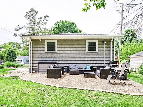 3rd image of 1259 Meadowbrook Blvd