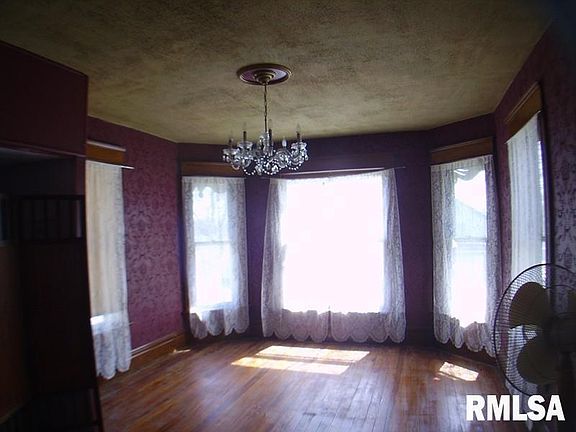 4th image of 230 S Mulberry St