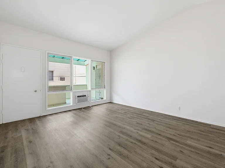 333 S Rexford Dr #7 — Photo 5