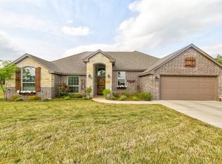 1002 W Apache Trl, Granbury, TX 76048