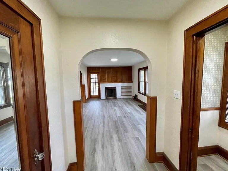 844 Cordova Ave — Photo 5