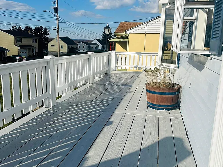 204 Phillips St — Photo 38
