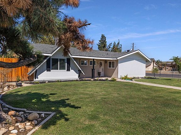 4th image of 900 San Vicente Dr