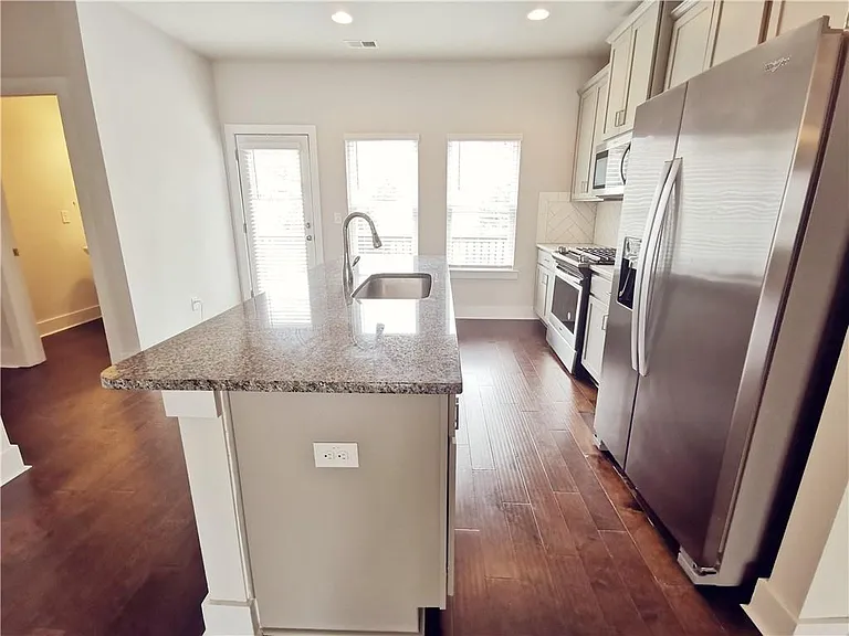 3795 Oxford Cir — Photo 5