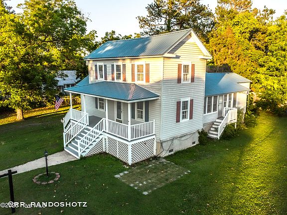 2nd image of 436 Edward Street