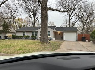 1809 SW 24th St, Topeka, KS 66611