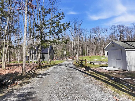 3rd image of 225 Piper Ridge Road