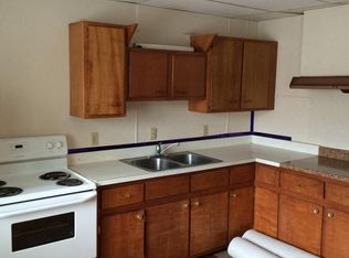 109 Vine St #1, Macon, MO 63552